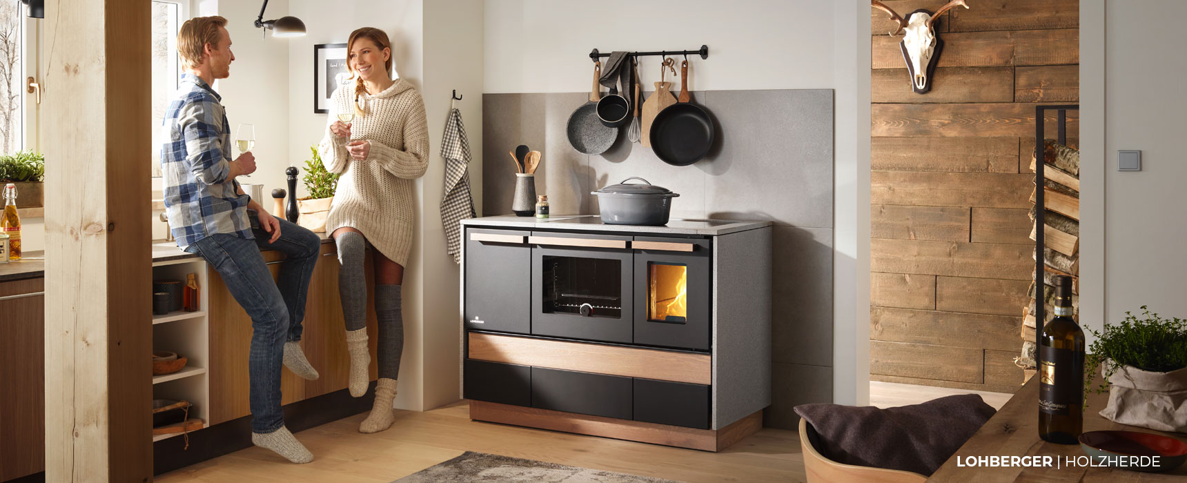 Lohberger Holzherd "Dachstein" in einer Küche