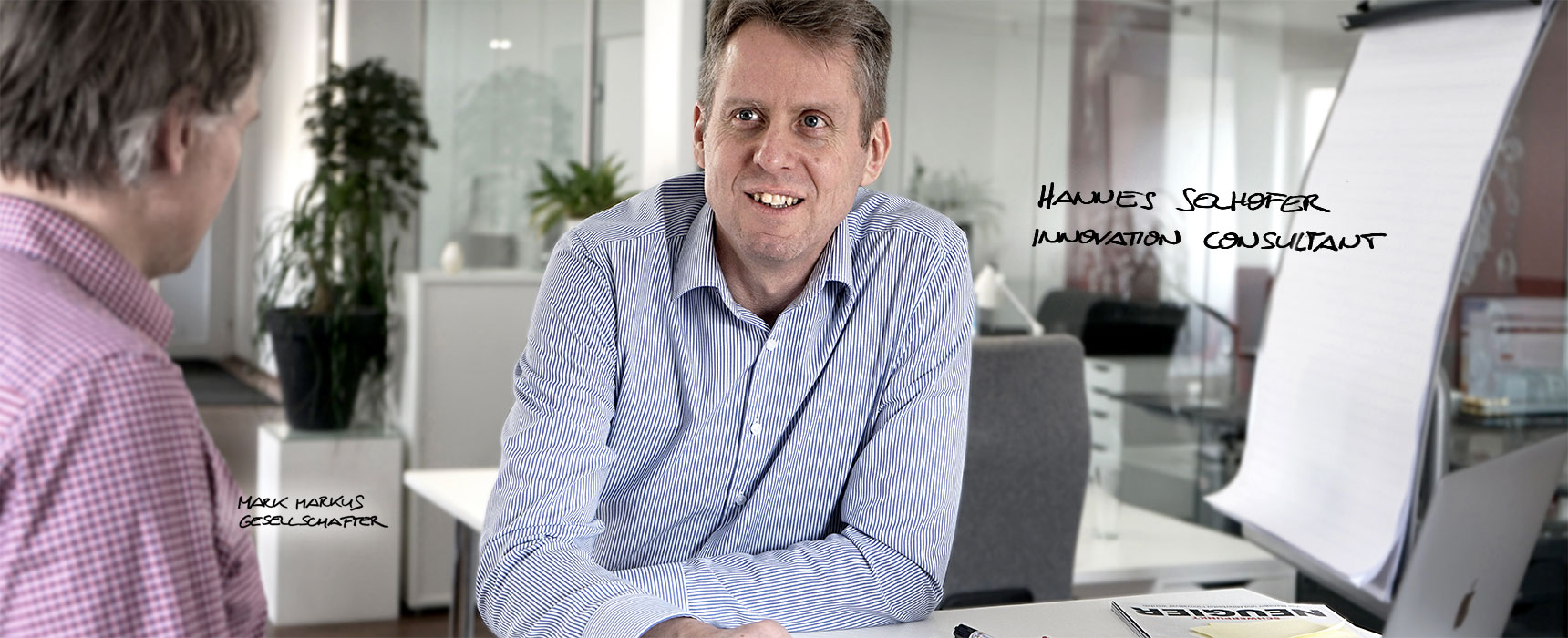 Innovation Consultant Hannes Selhofer mit Kollegen